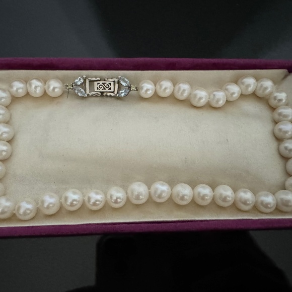 Pearl necklace - Picture 1 of 3